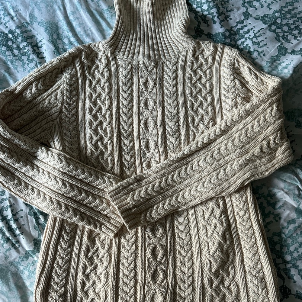 WAMSCOTT SIZE MEDIUM Cream Cable Knit turtleneck Sweater